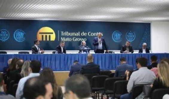 Imagem - Com a presença do Ministro do TCU prefeito participa de debate sobre Políticas Públicas e Governança